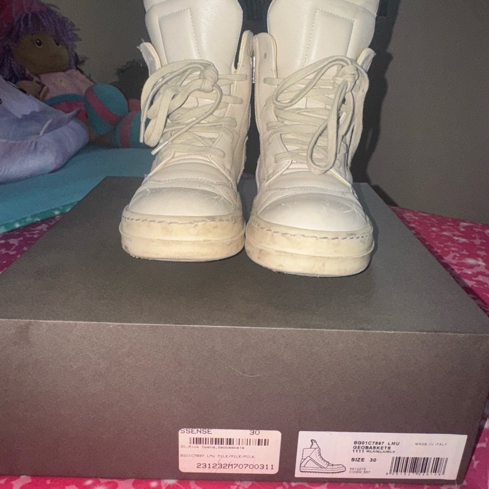 Rick Owens White High-Top Sneakers Modern Design